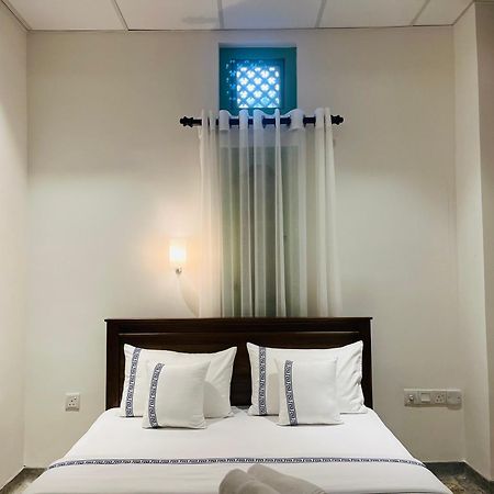 Ceylon Kingsmen Garden Hotel - Katunayake Negombo Dış mekan fotoğraf