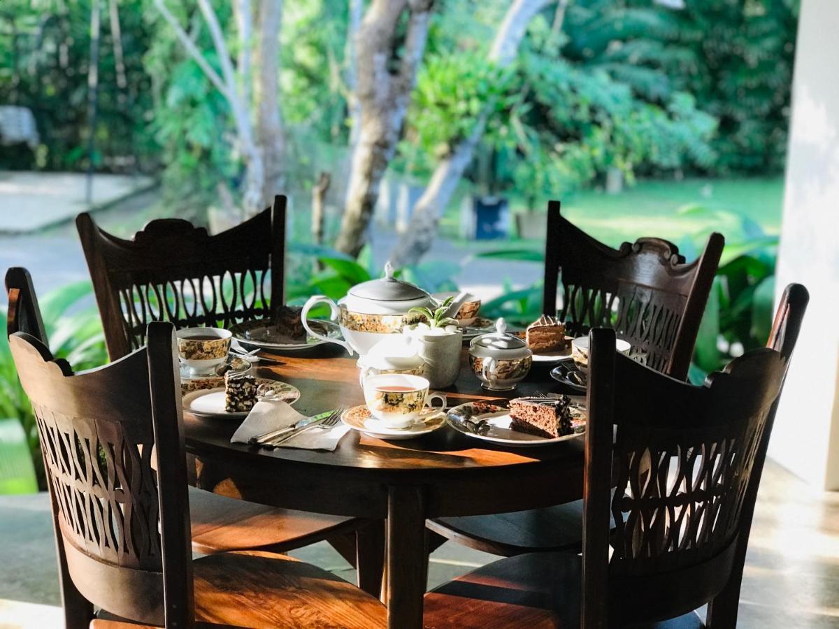 Ceylon Kingsmen Garden Hotel - Katunayake Negombo Dış mekan fotoğraf