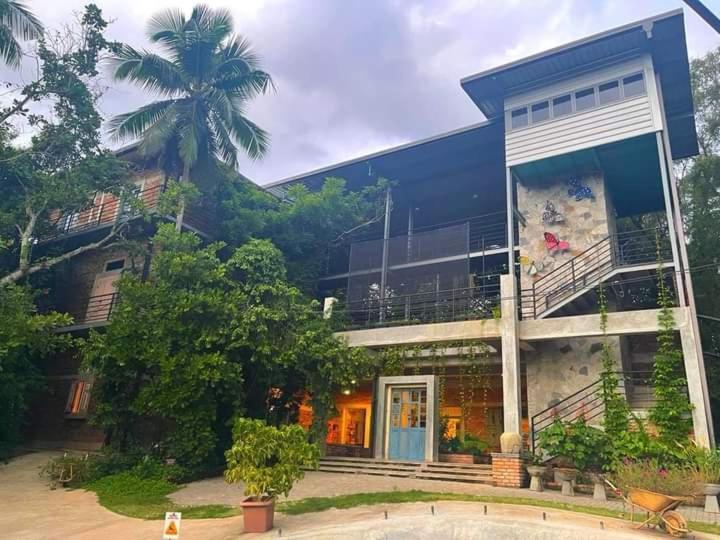 Ceylon Kingsmen Garden Hotel - Katunayake Negombo Dış mekan fotoğraf