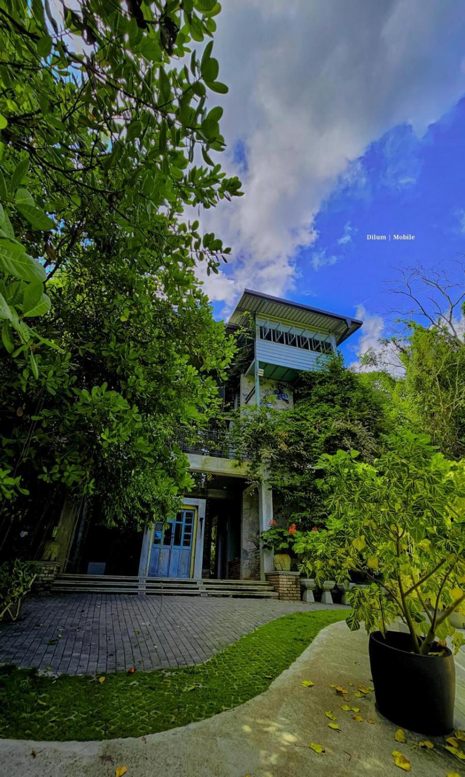Ceylon Kingsmen Garden Hotel - Katunayake Negombo Dış mekan fotoğraf