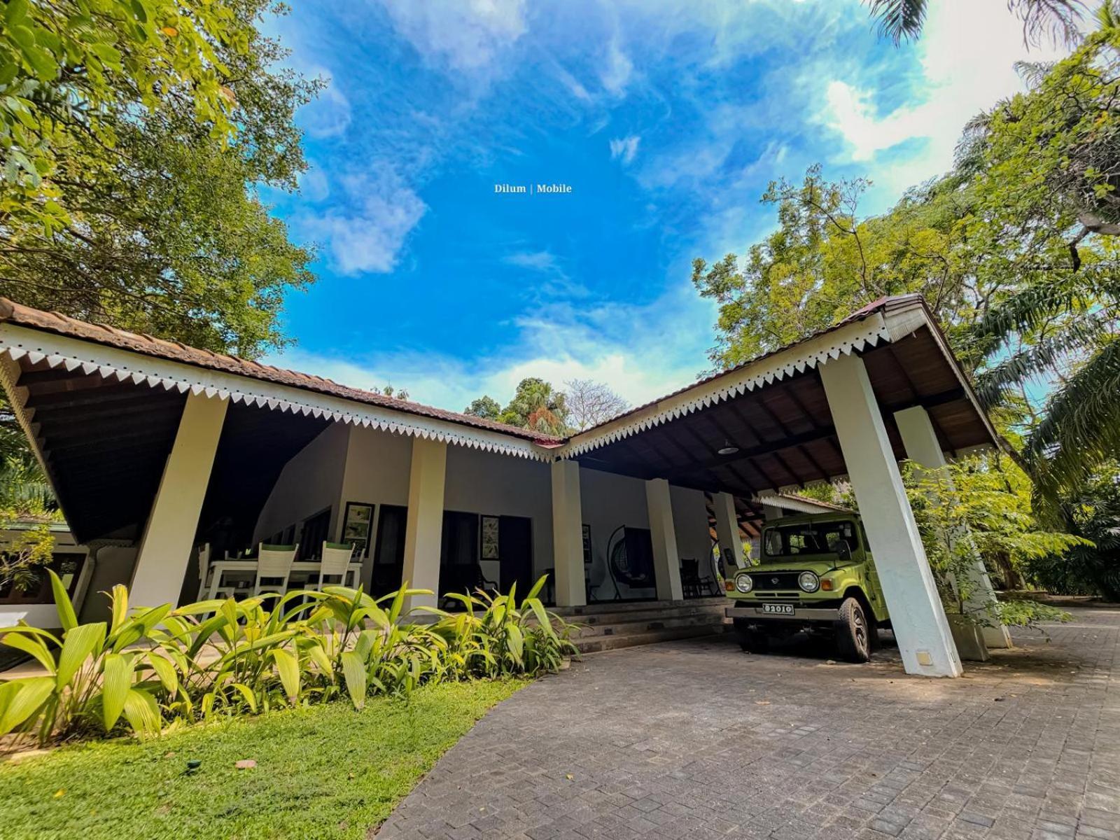 Ceylon Kingsmen Garden Hotel - Katunayake Negombo Dış mekan fotoğraf